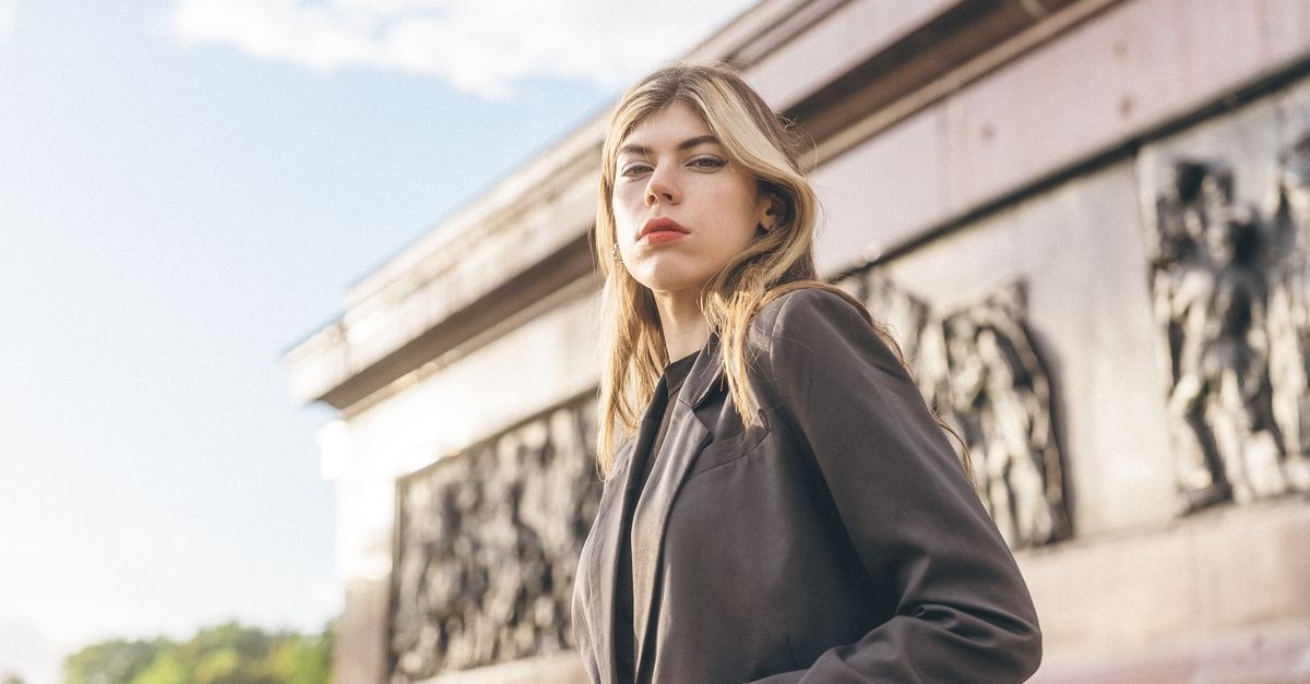 Stilvoll gestreckt: Die besten Blazer-Tipps für große Frauen