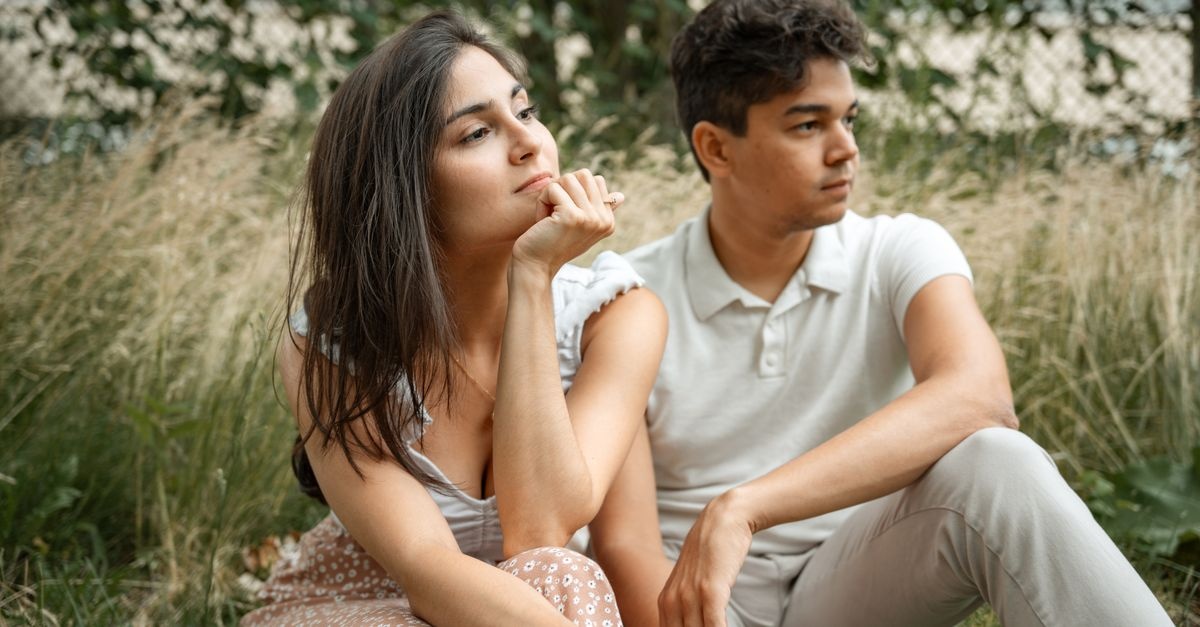 Rote Flaggen in der Liebe: Ungesunde Beziehungsmuster frühzeitig erkennen und durchbrechen