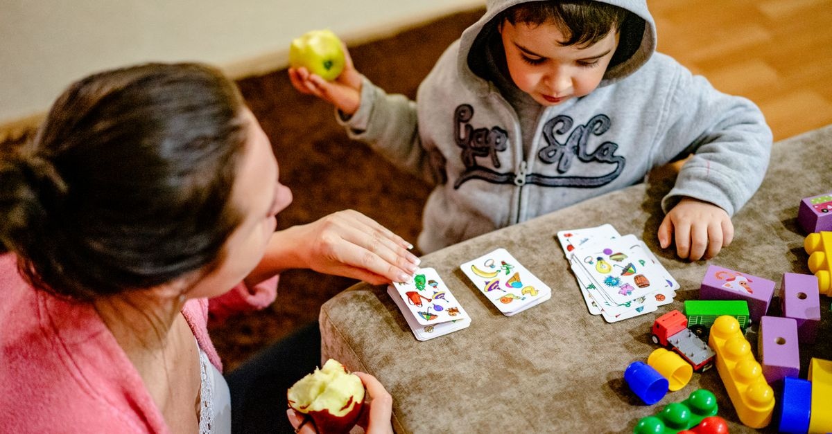 Wenn dein Kind keinen Spielkameraden findet: 10 einfühlsame Ideen für neue Freundschaften